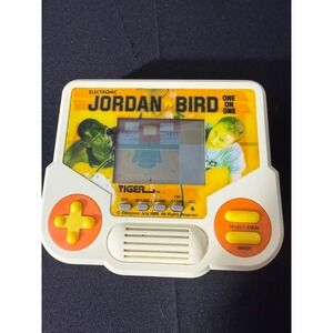 Tiger Electronics Jordan vs Bird Handheld Game OS White Fair‎ 1989 Vintage NBA